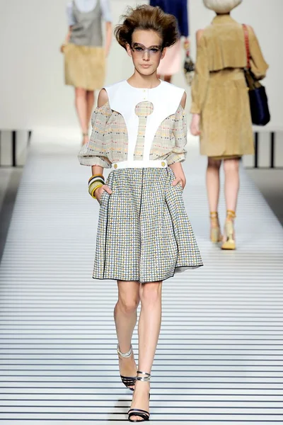 Look 29